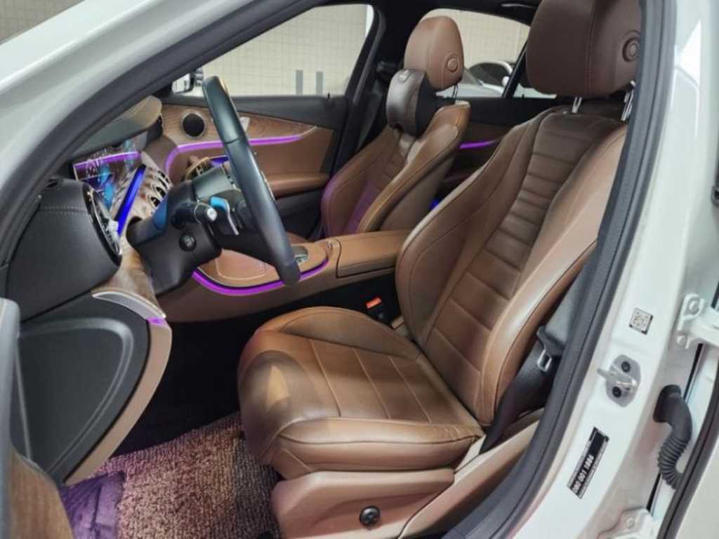 Mercedes Benz E class - Vista 5