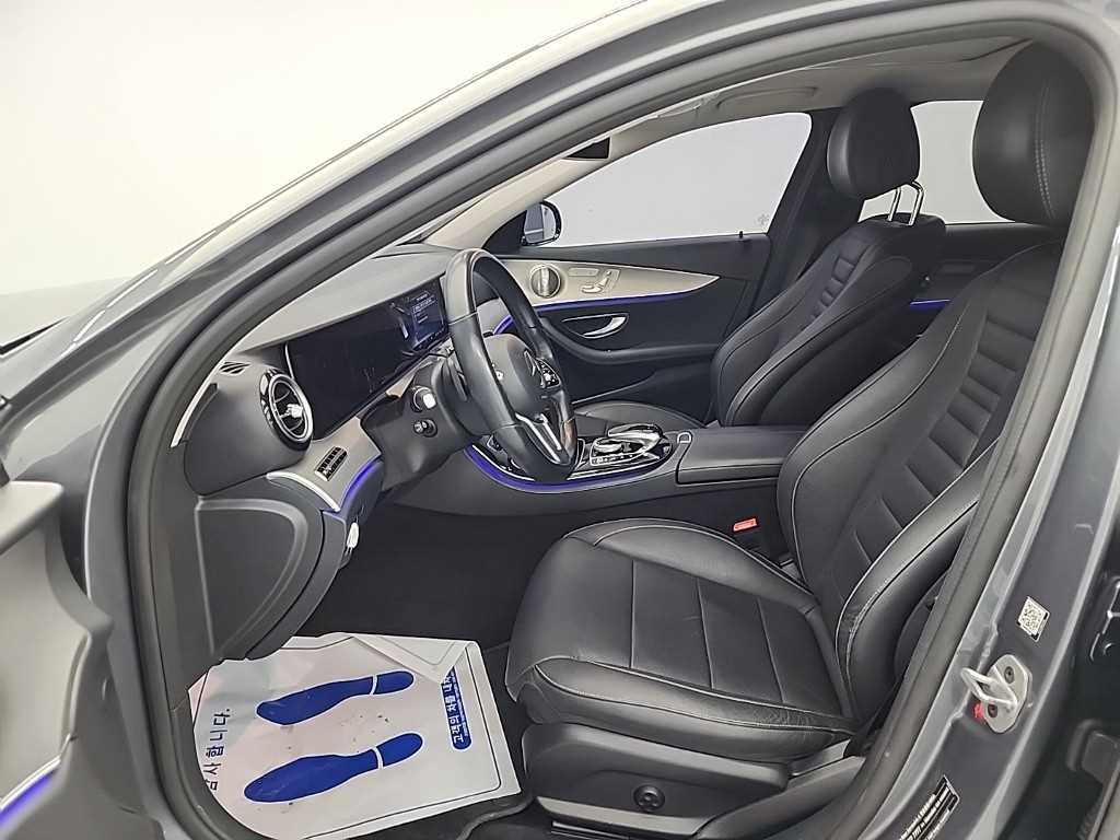 Mercedes Benz E class - Vista 11