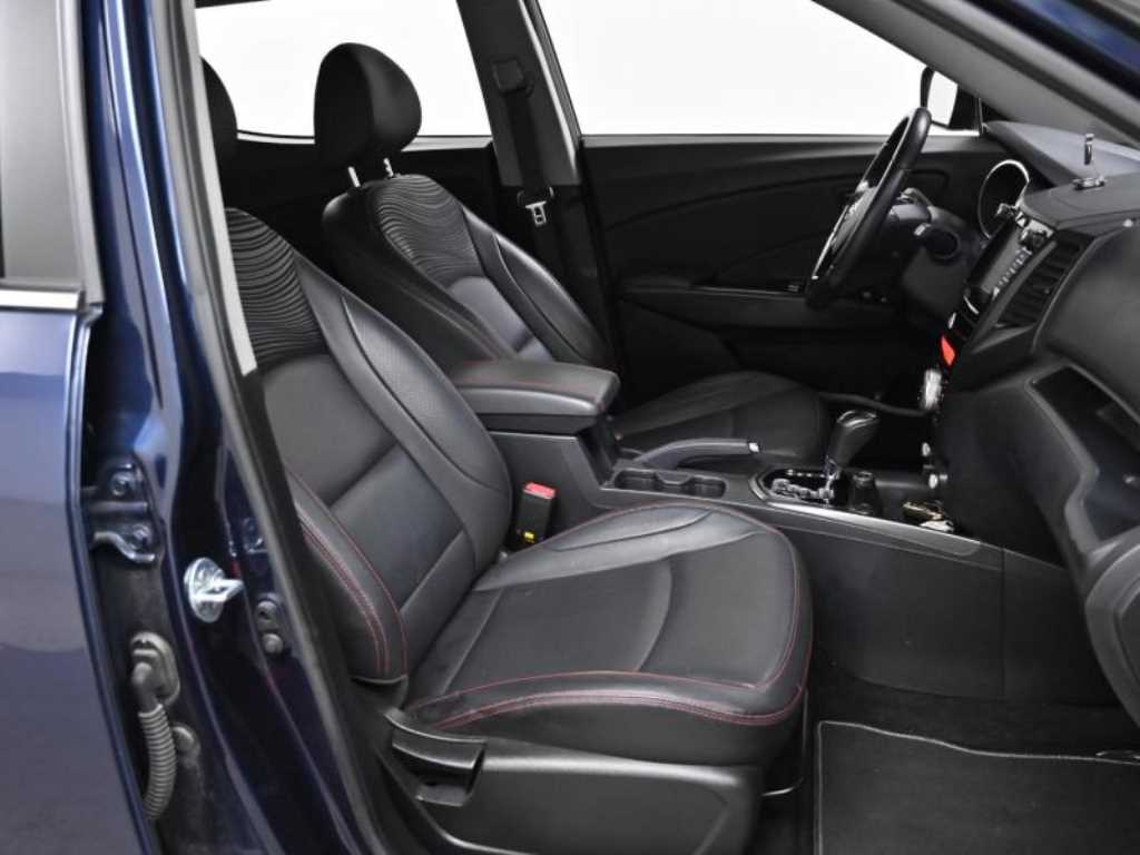 Ssangyong Tivoli - Vista 10