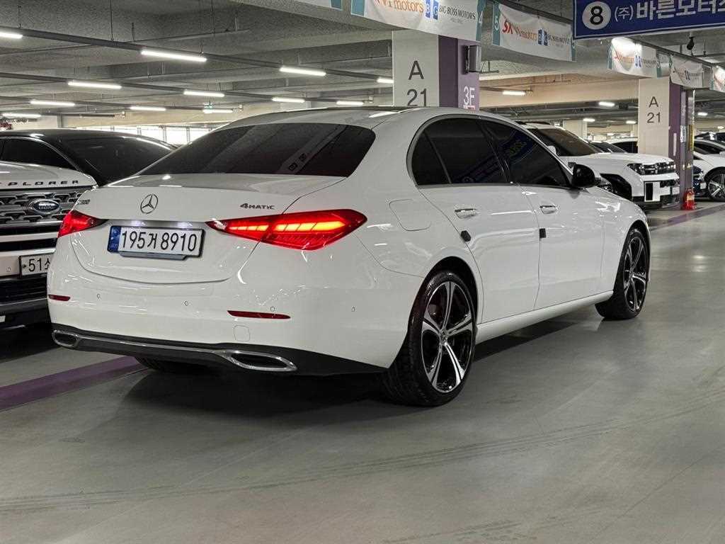 Mercedes Benz C Class - Vista 4