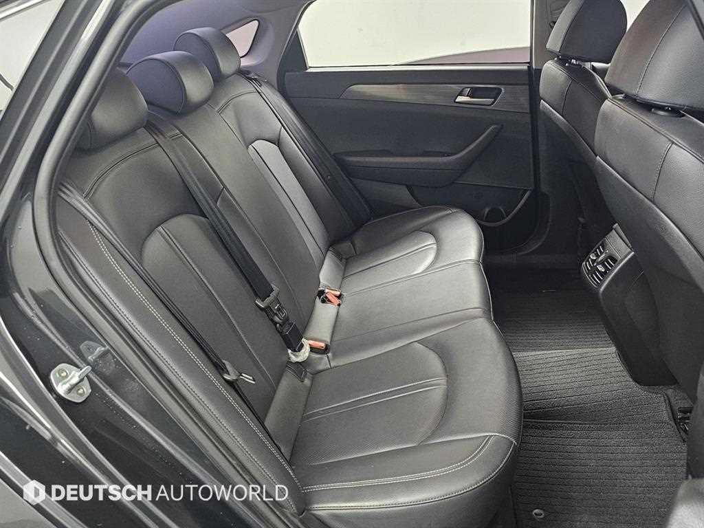 HYUNDAI Sonata - Vista 12