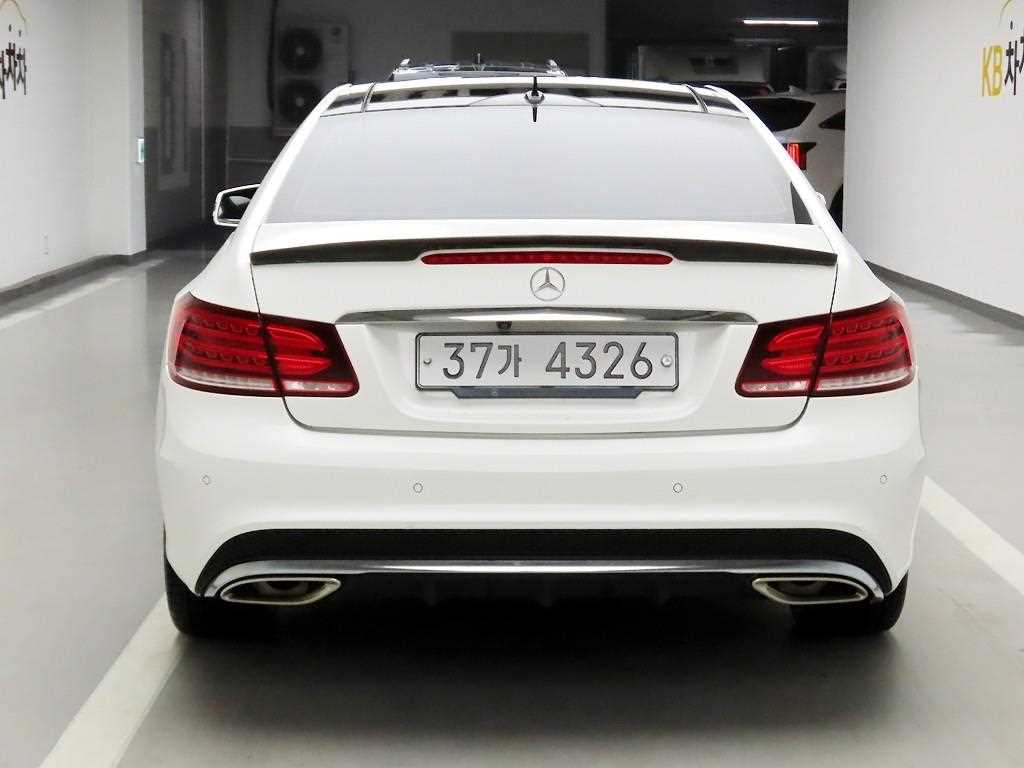 Mercedes Benz E class - Vista 3