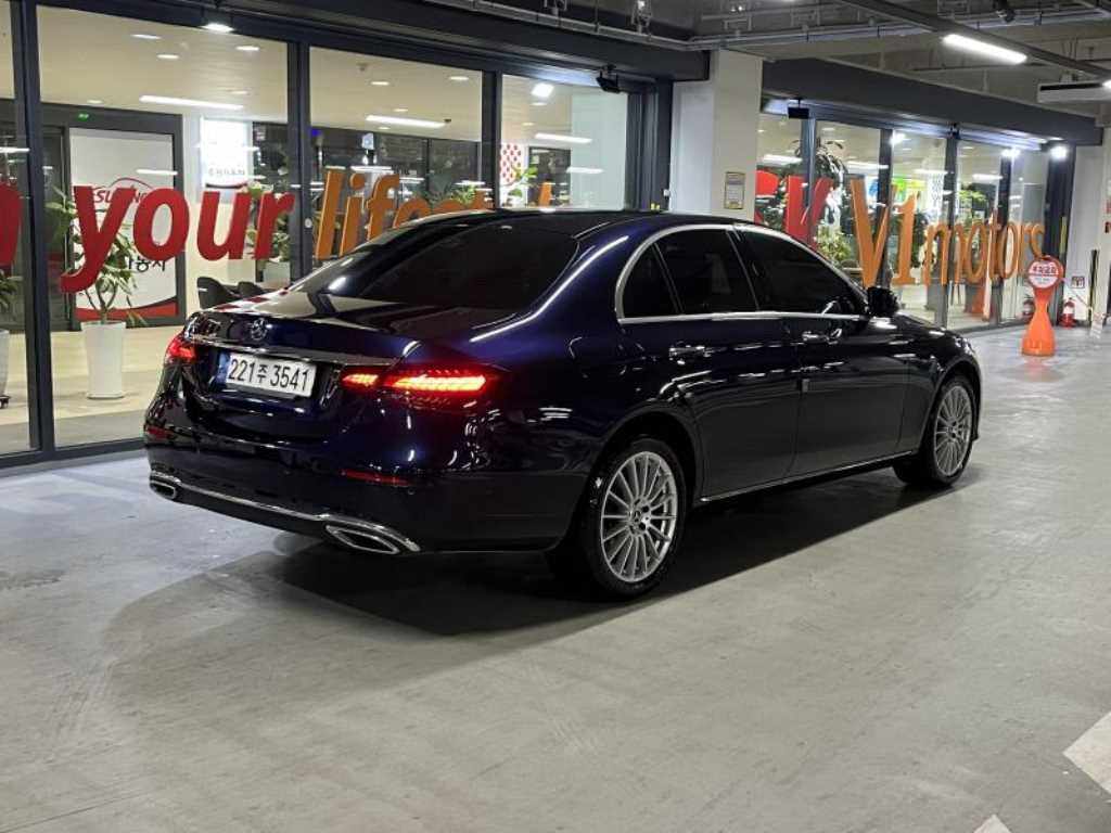 Mercedes Benz E class - Vista 4
