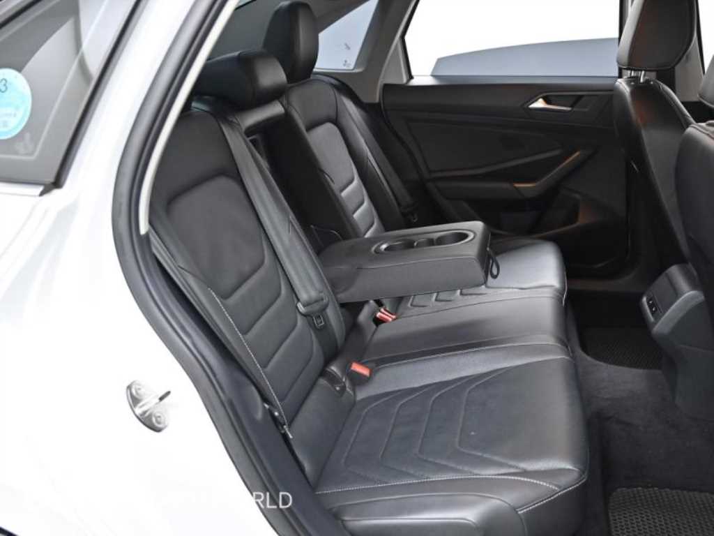 Volkswagen Jetta - Vista 12