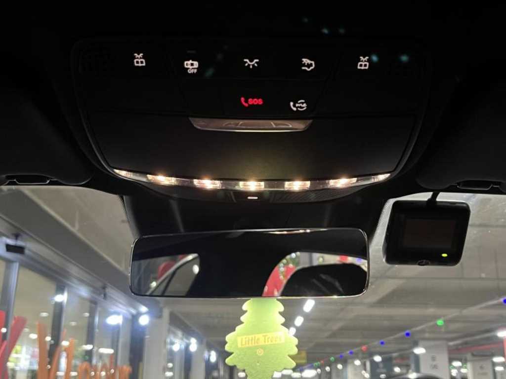 Mercedes Benz E class - Vista 8