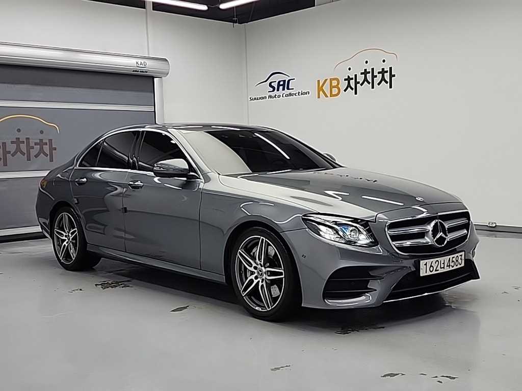 Mercedes Benz E class - Vista 4