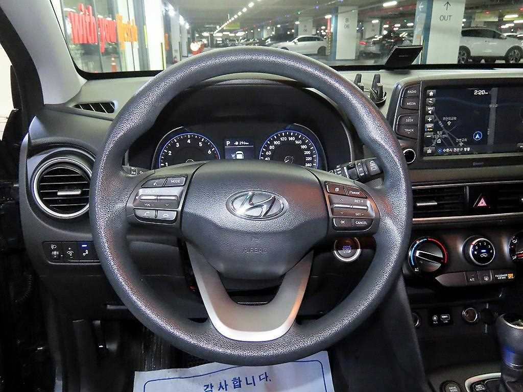 HYUNDAI Kona - Vista 8