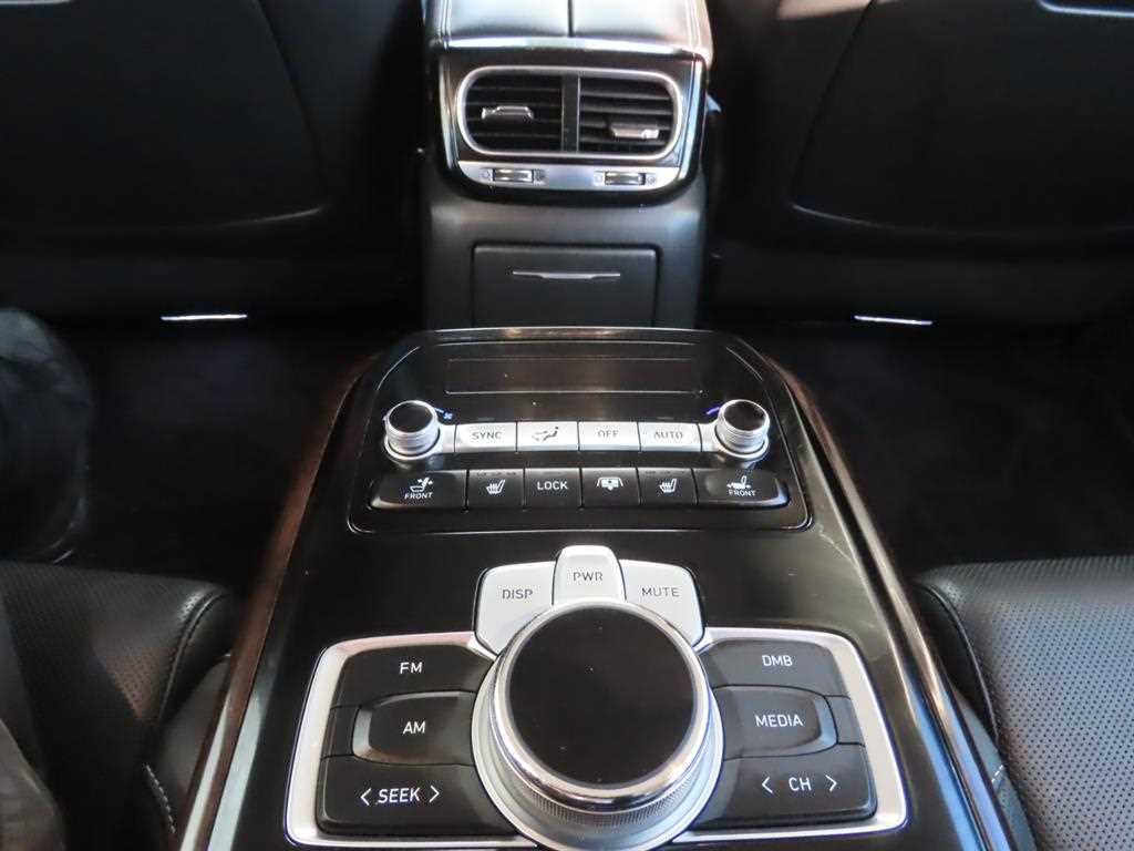 Genesis G90 - Vista 11