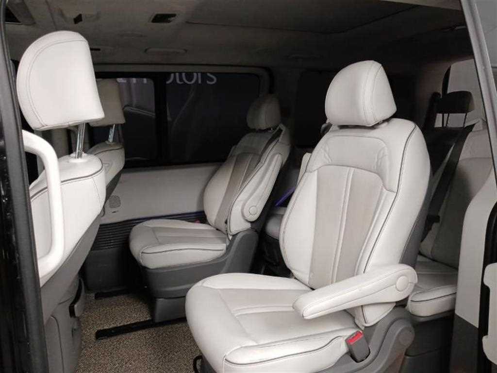 HYUNDAI Staria - Vista 8