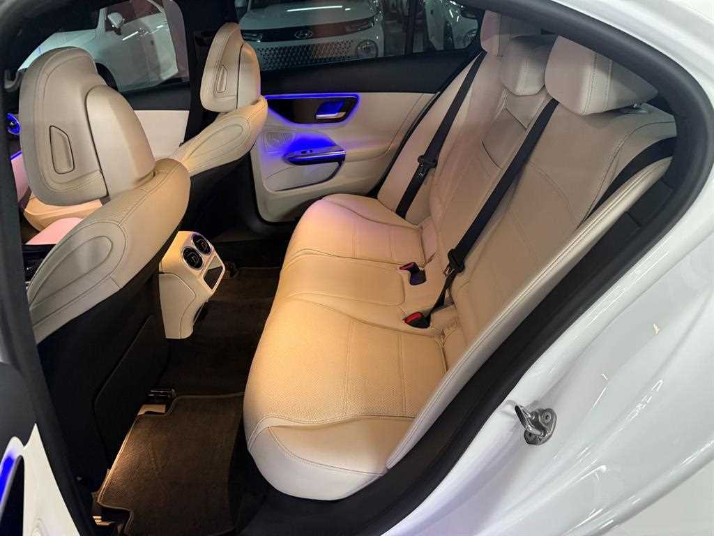 Mercedes Benz C Class - Vista 8