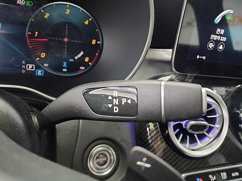 Mercedes Benz GLC Class - Vista 8