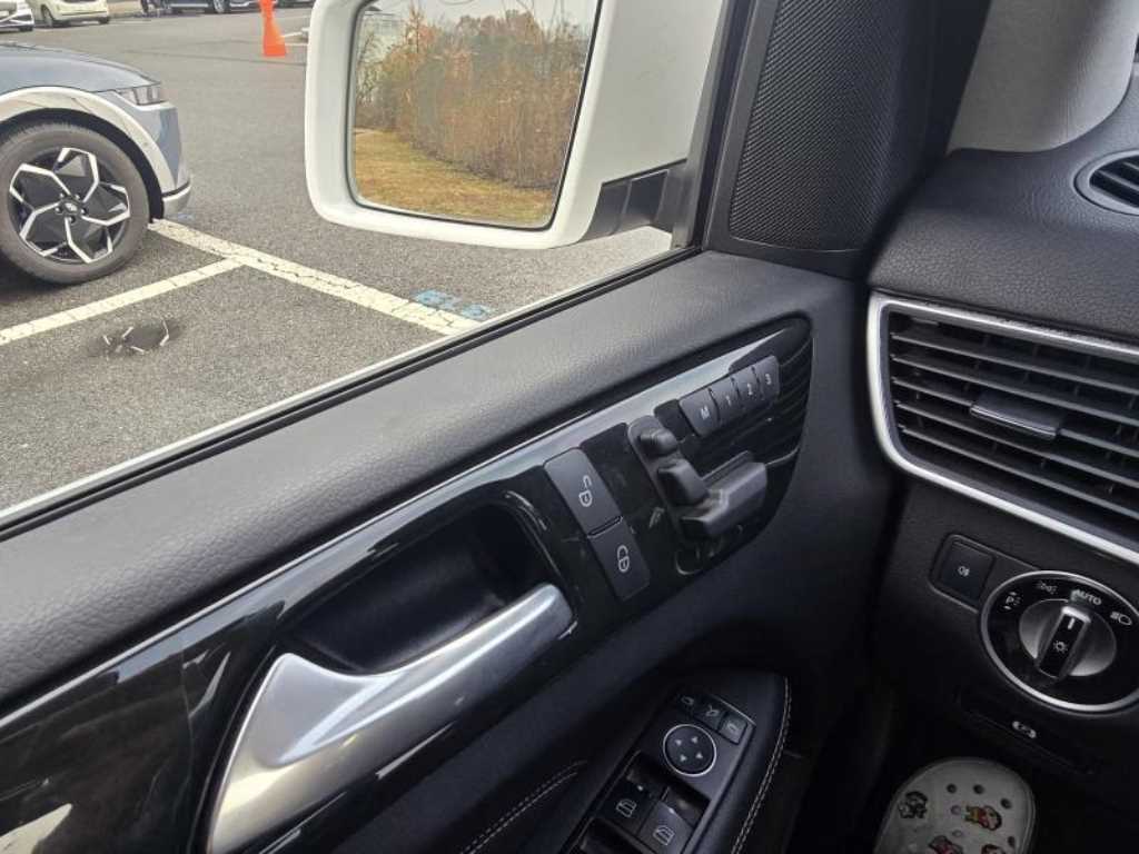 Mercedes Benz M Class - Vista 4