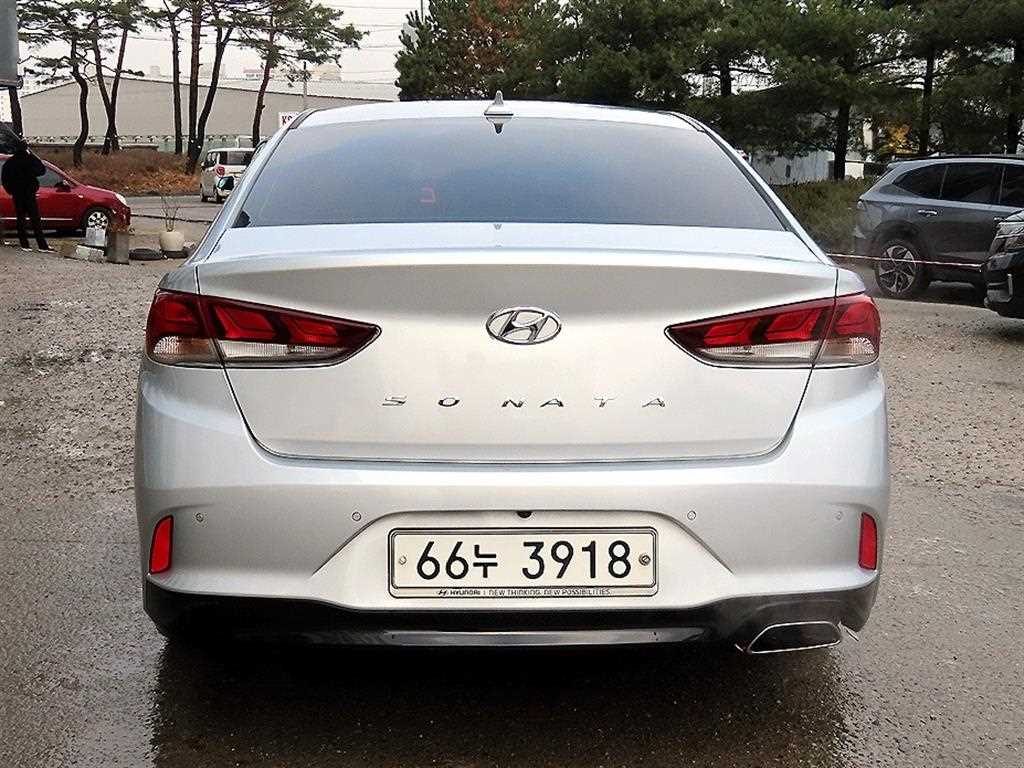 HYUNDAI Sonata - Vista 4