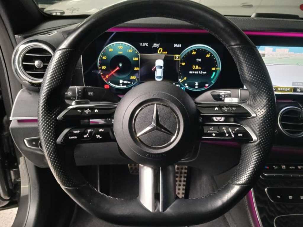 Mercedes Benz E class - Vista 11