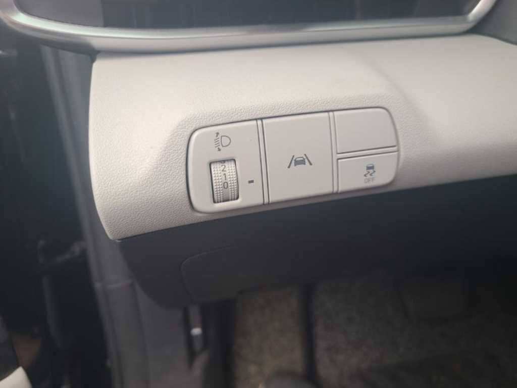 HYUNDAI Avante - Vista 11