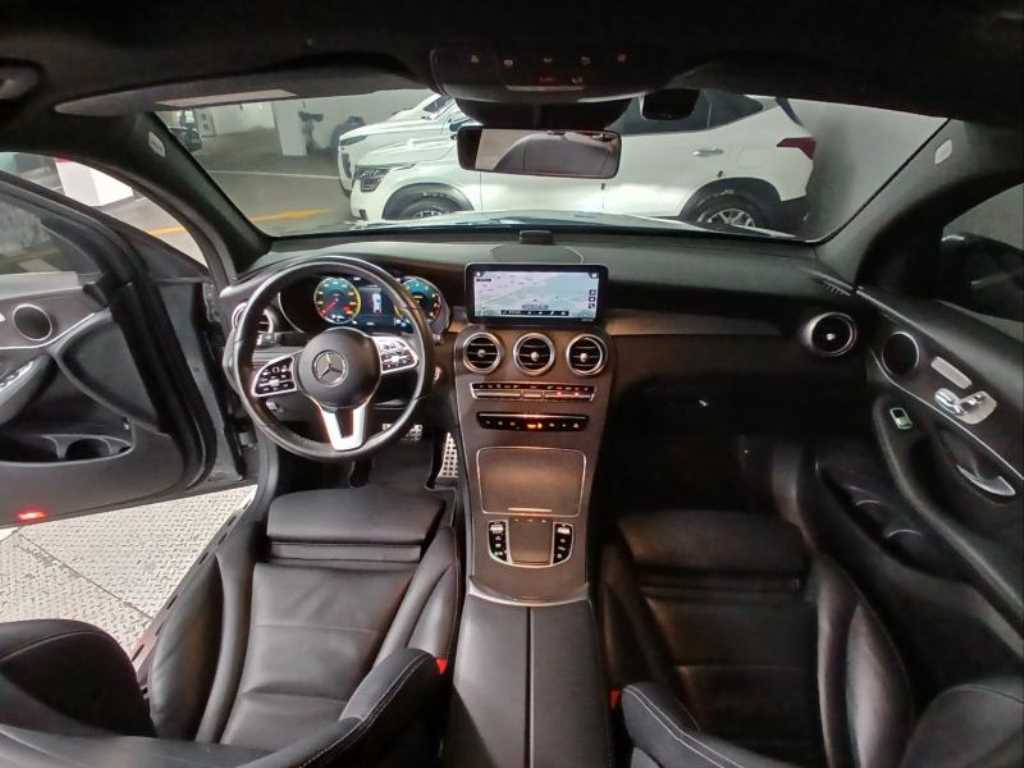 Mercedes Benz GLC Class - Vista 6