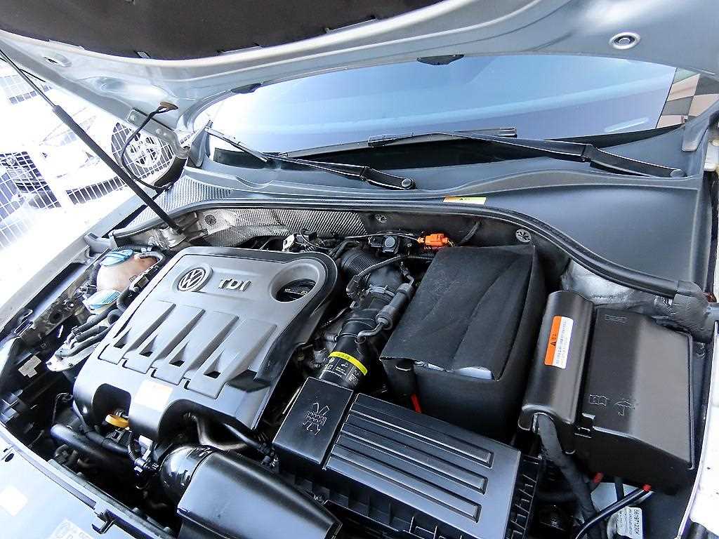 Volkswagen Passat 2014 Plateado - Importación desde Corea - HF Imports Iquique - Foto 18