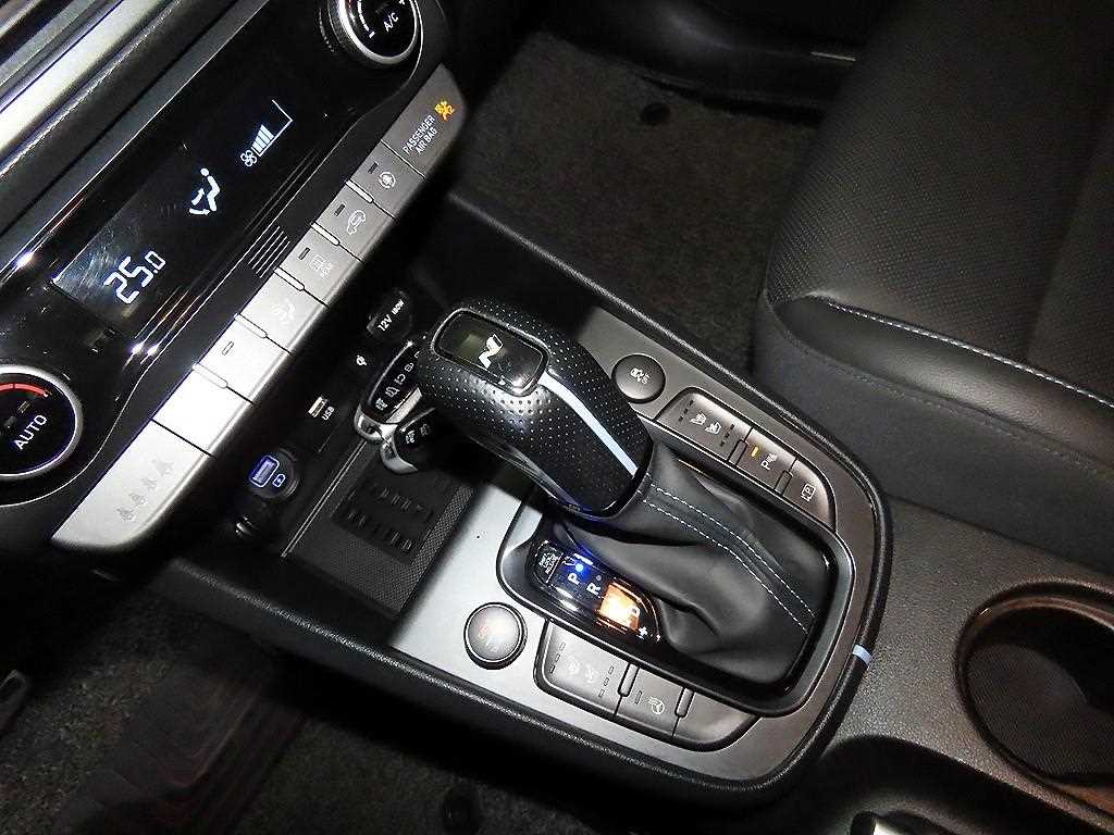 HYUNDAI Kona - Vista 12