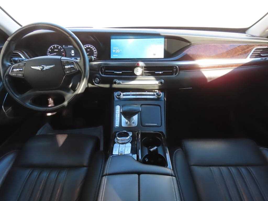 Genesis G90 - Vista 6