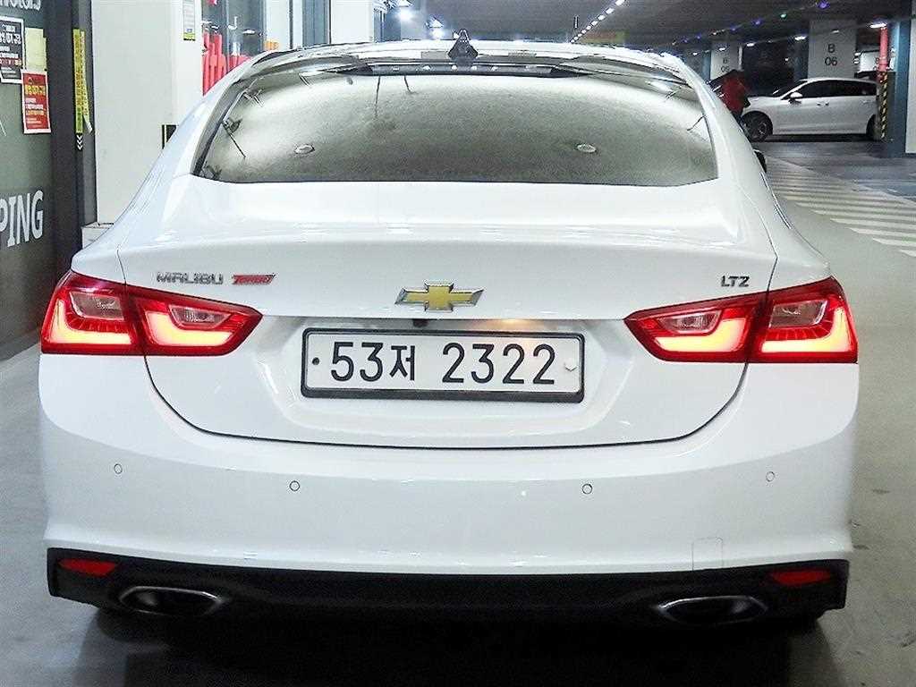 Chevrolet Malibu - Vista 5