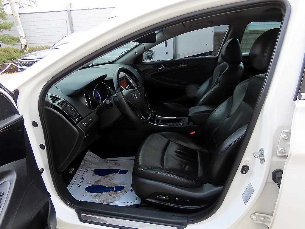 HYUNDAI Sonata - Vista 5