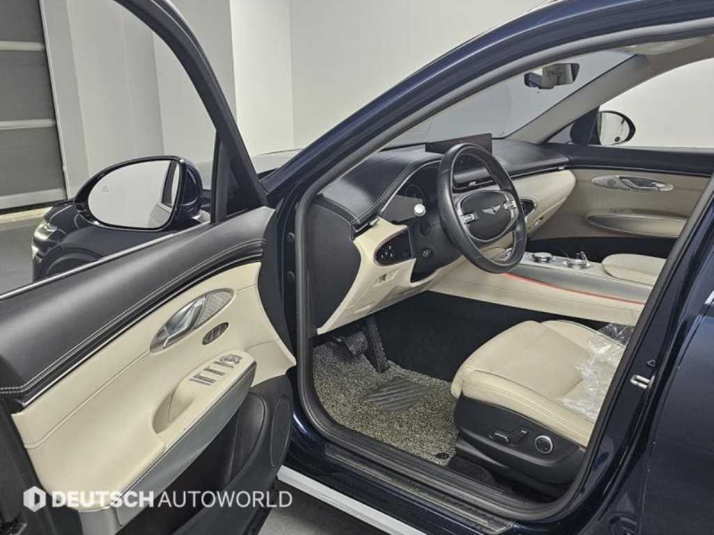 Genesis GV70 - Vista 11