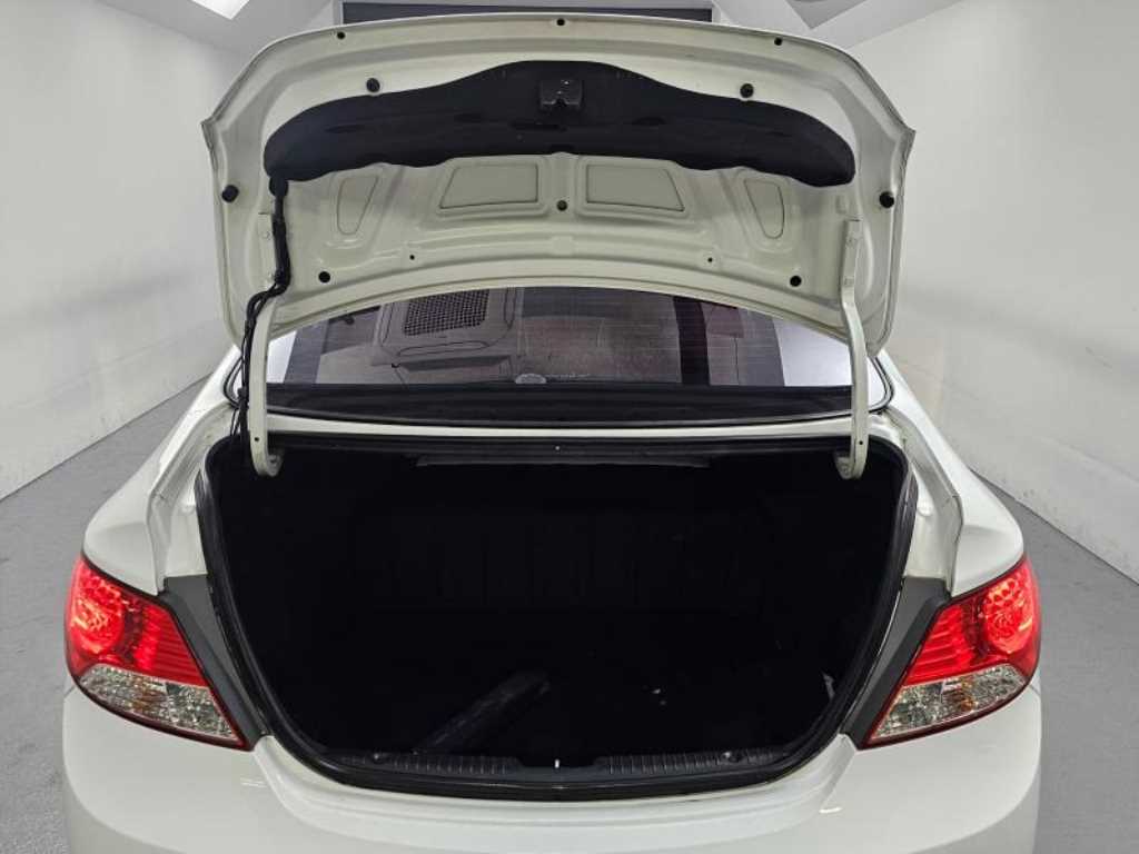 HYUNDAI Accent 2012 - Importación desde Corea - HF Imports Iquique - Foto 20