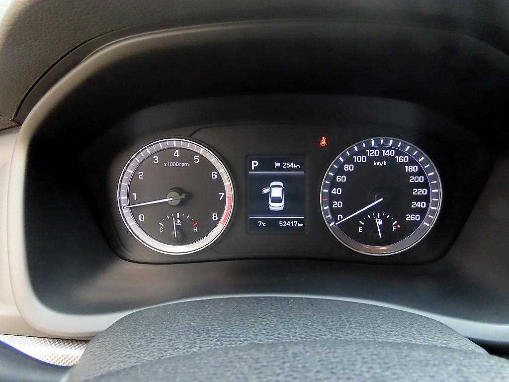 HYUNDAI Sonata - Vista 9