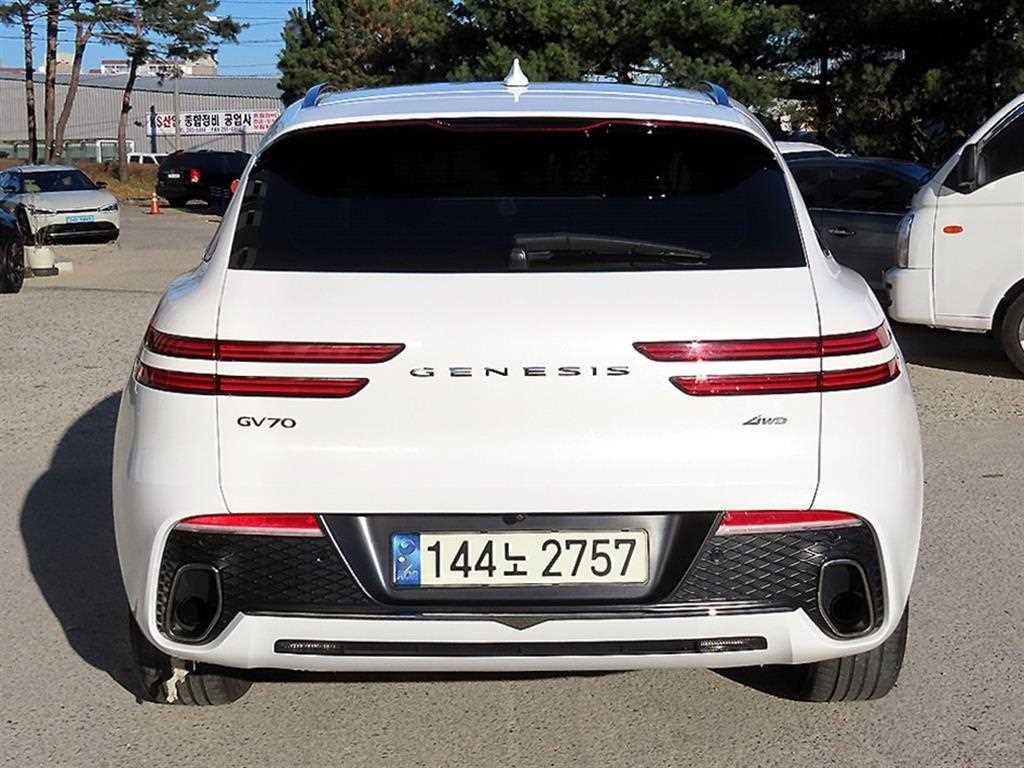 Genesis GV70 - Vista 4