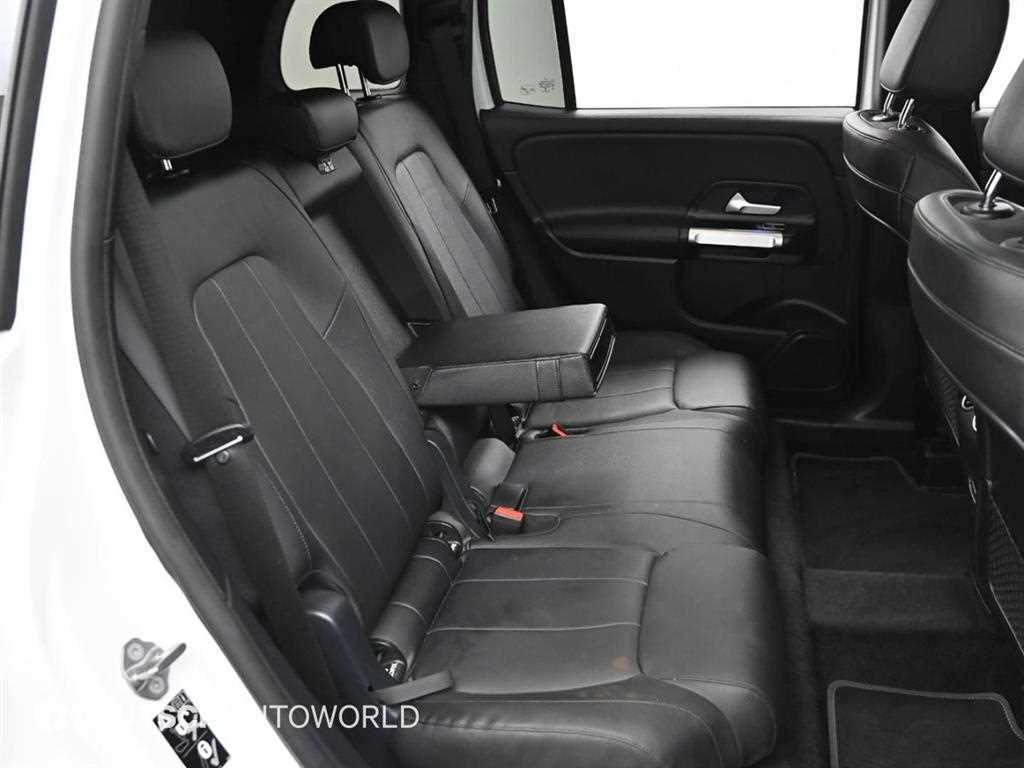 Mercedes Benz GLB Class - Vista 12