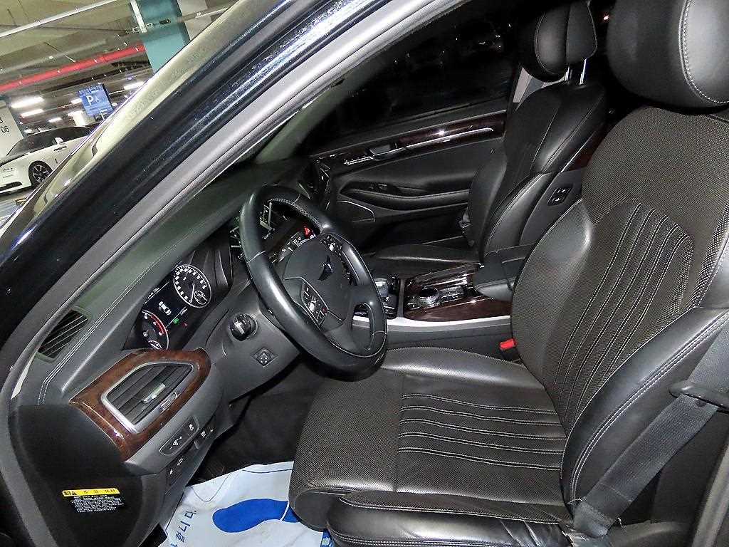 Genesis EQ900 - Vista 6