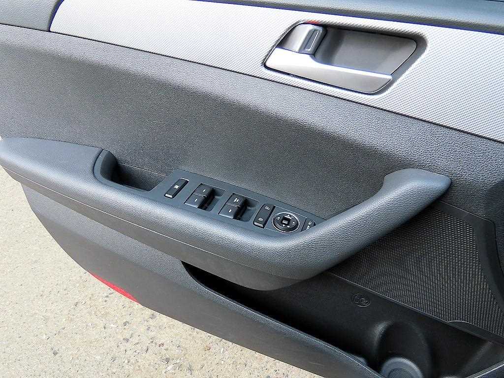 HYUNDAI Sonata - Vista 11