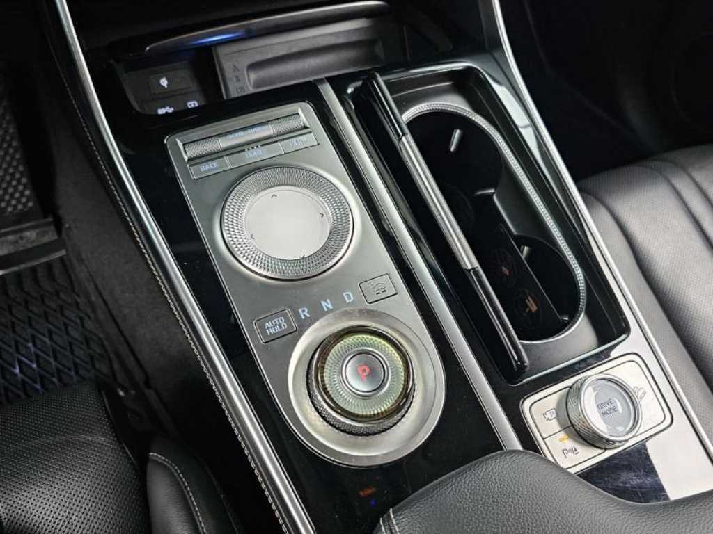 Genesis GV80 - Vista 9