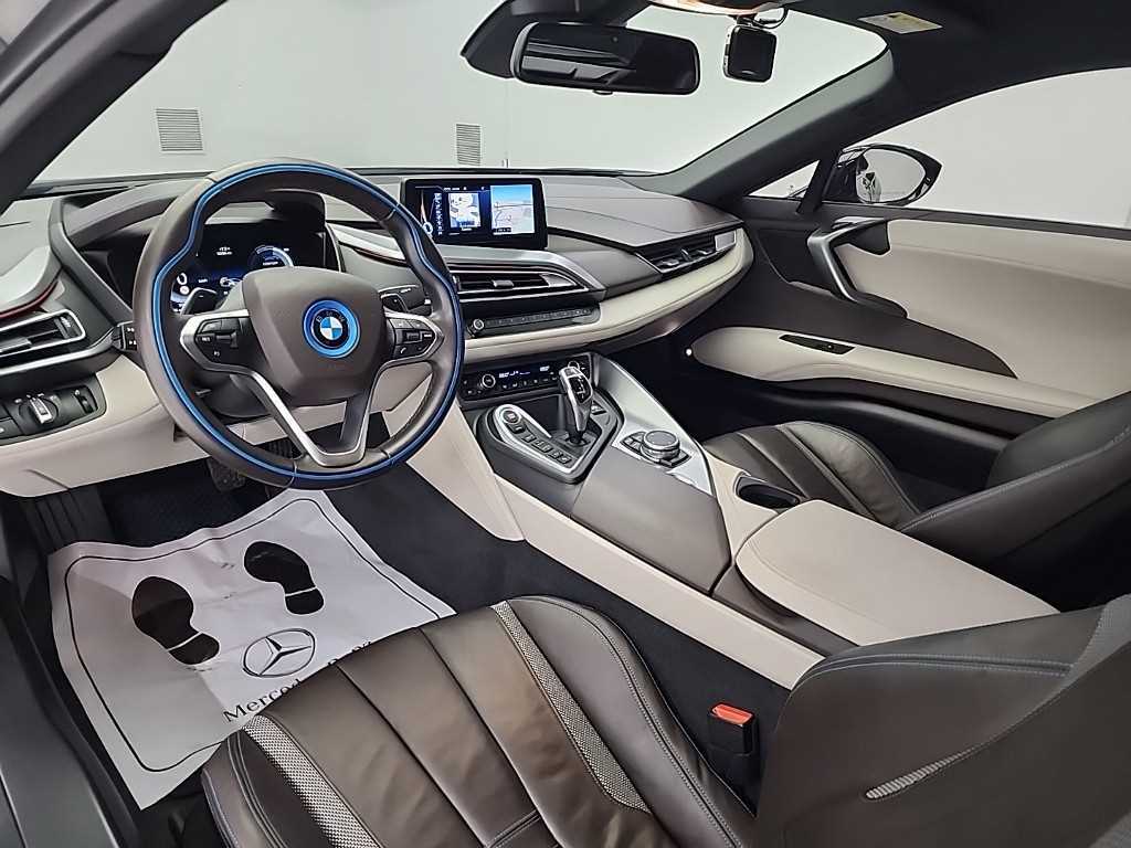 BMW i8 - Vista 7