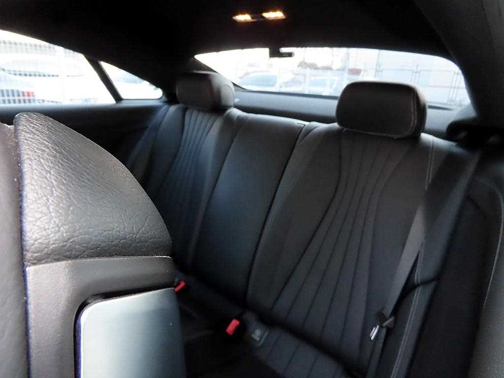 Mercedes Benz E class - Vista 6