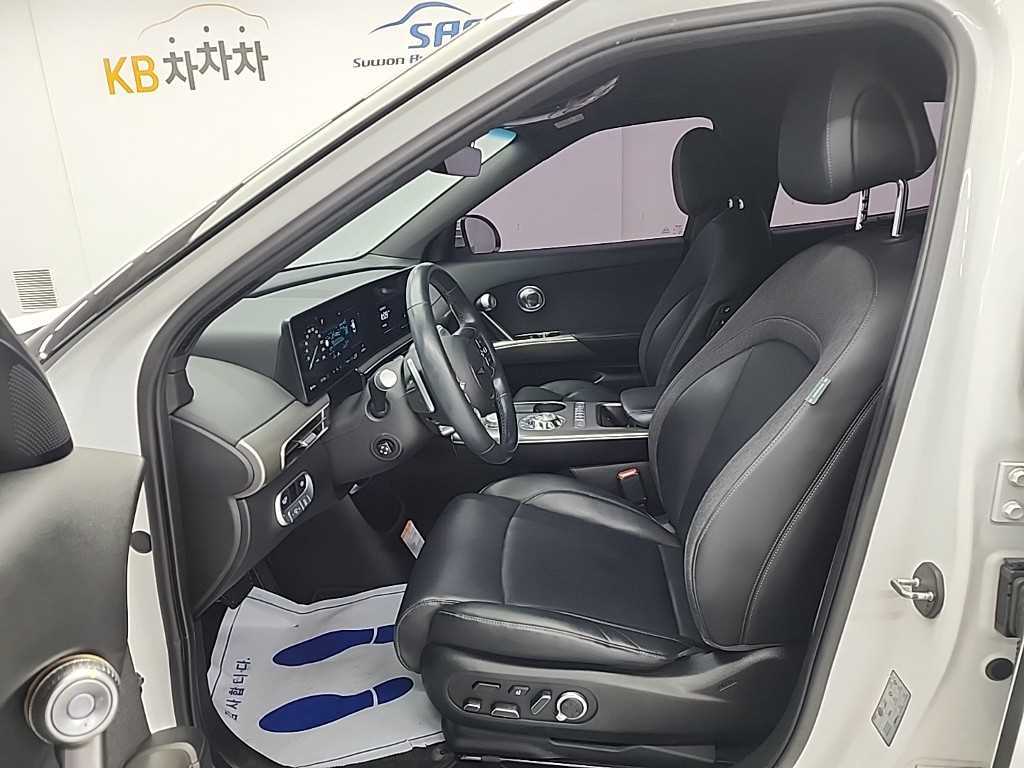 Genesis GV60 - Vista 11