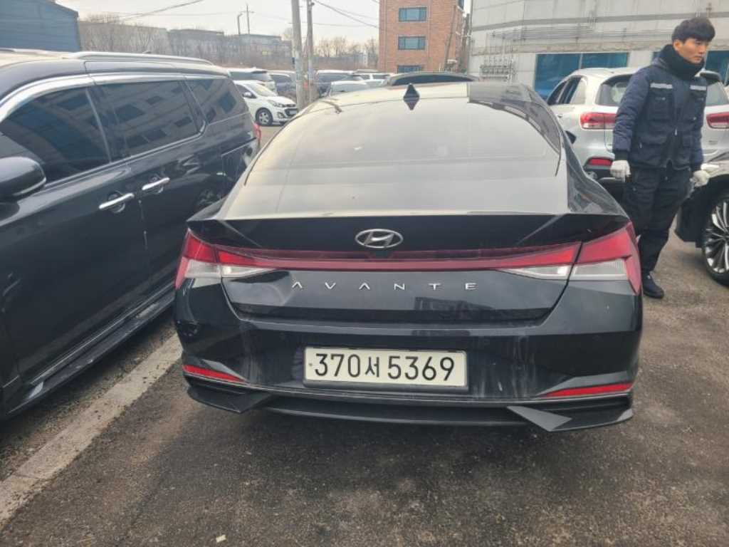 HYUNDAI Avante - Vista 4