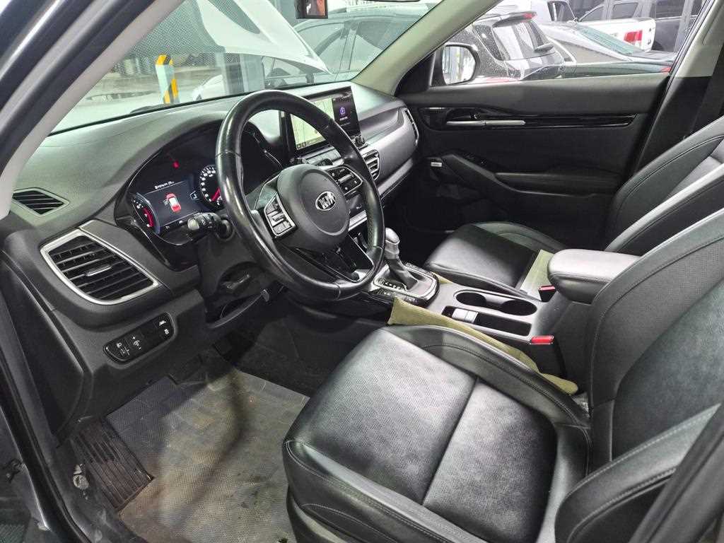 KIA Seltos - Vista 4