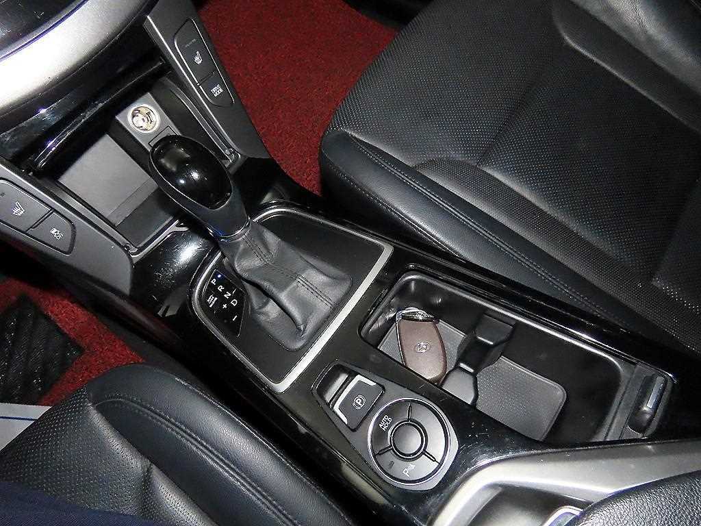 HYUNDAI i40 - Vista 10