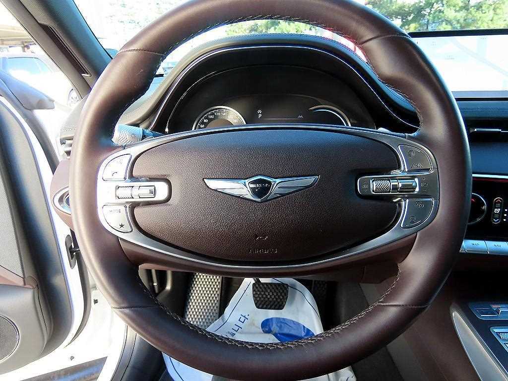 Genesis GV70 - Vista 8