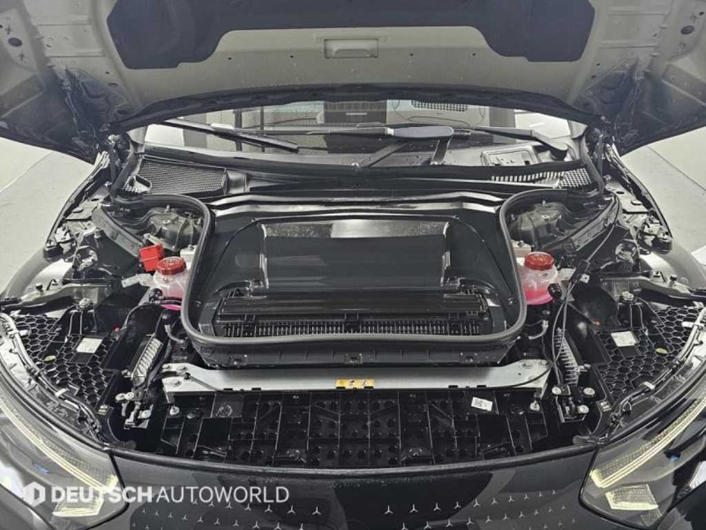 Mercedes Benz EQE - Vista 6