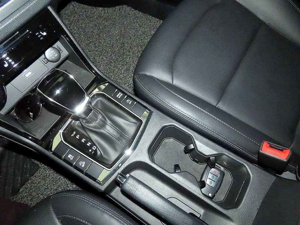 Ssangyong Korando - Vista 12