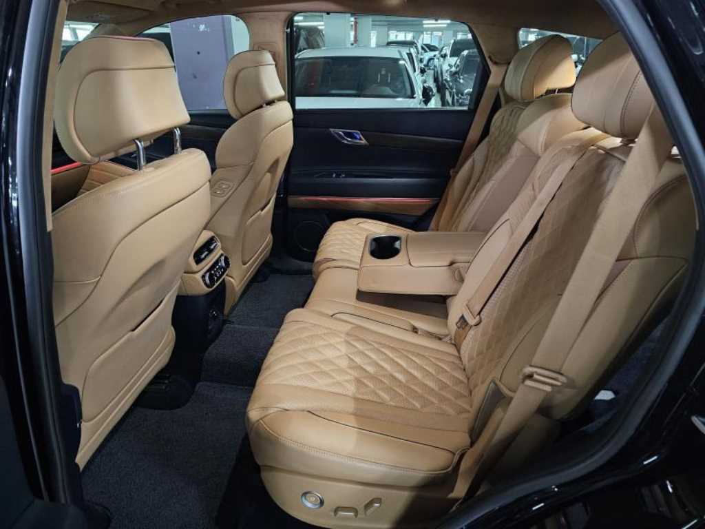 Genesis GV80 - Vista 8