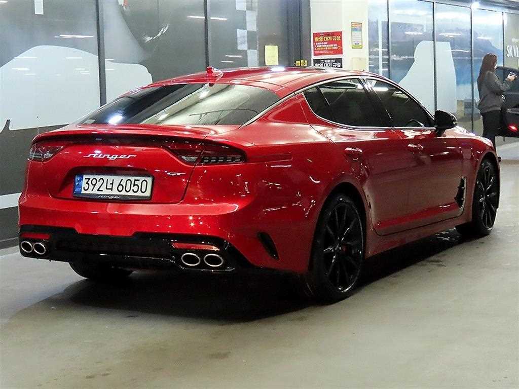 KIA Stinger - Vista 4
