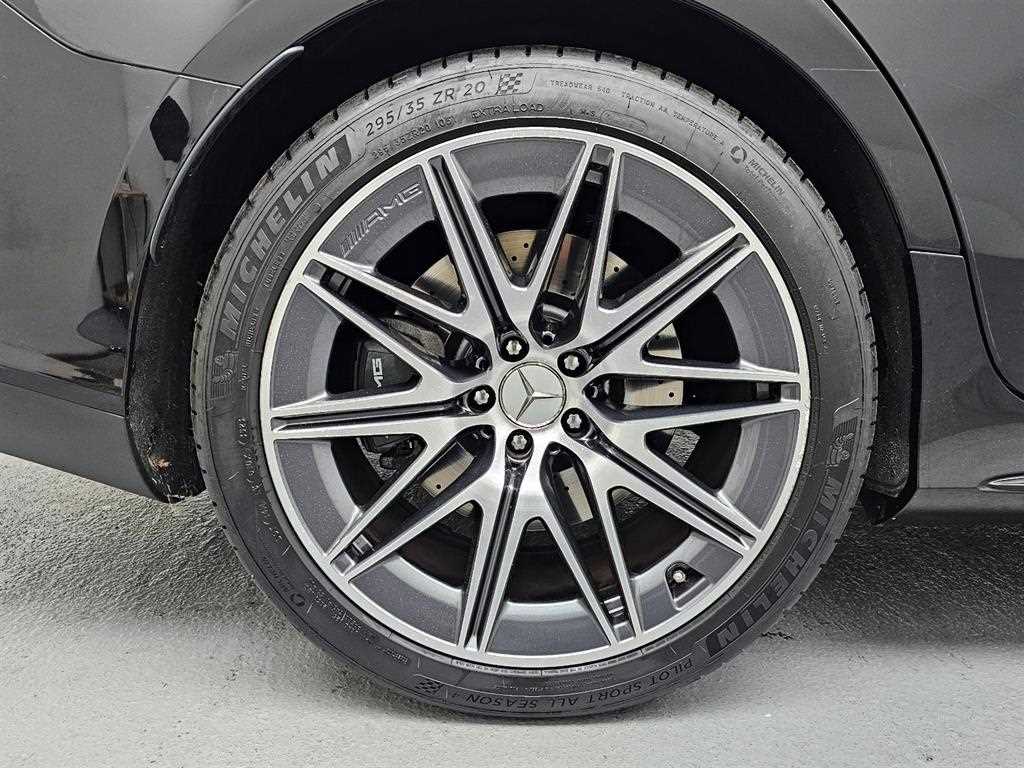 Mercedes Benz AMG GT - Vista 5