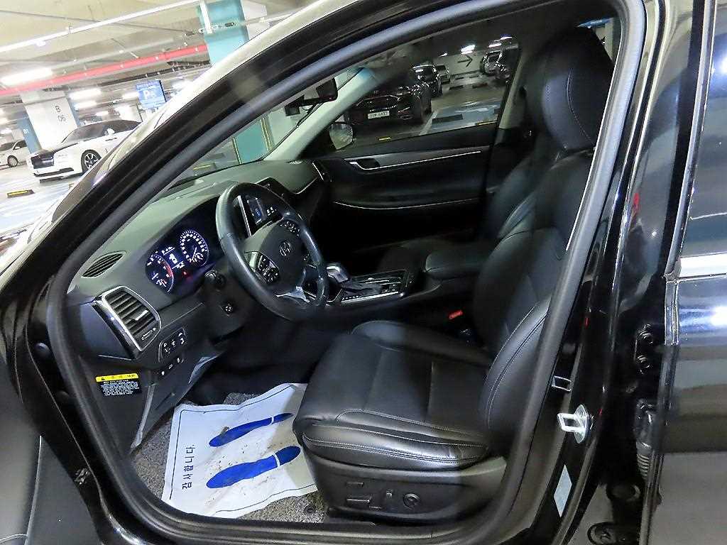 HYUNDAI Grandeur - Vista 6