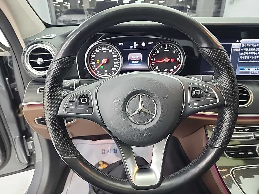 Mercedes Benz E class - Vista 9