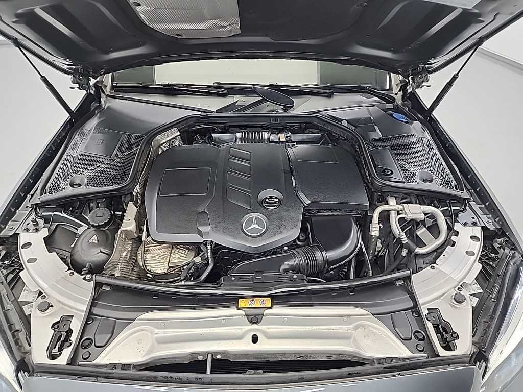 Mercedes Benz C Class - Vista 5