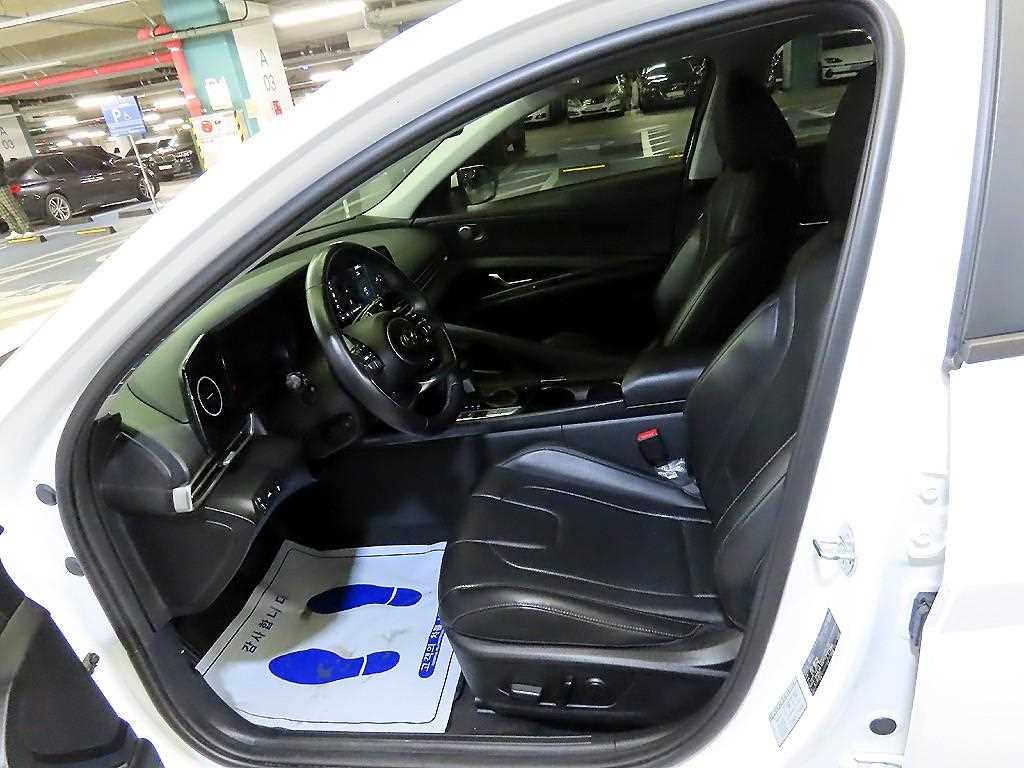 HYUNDAI Avante - Vista 6