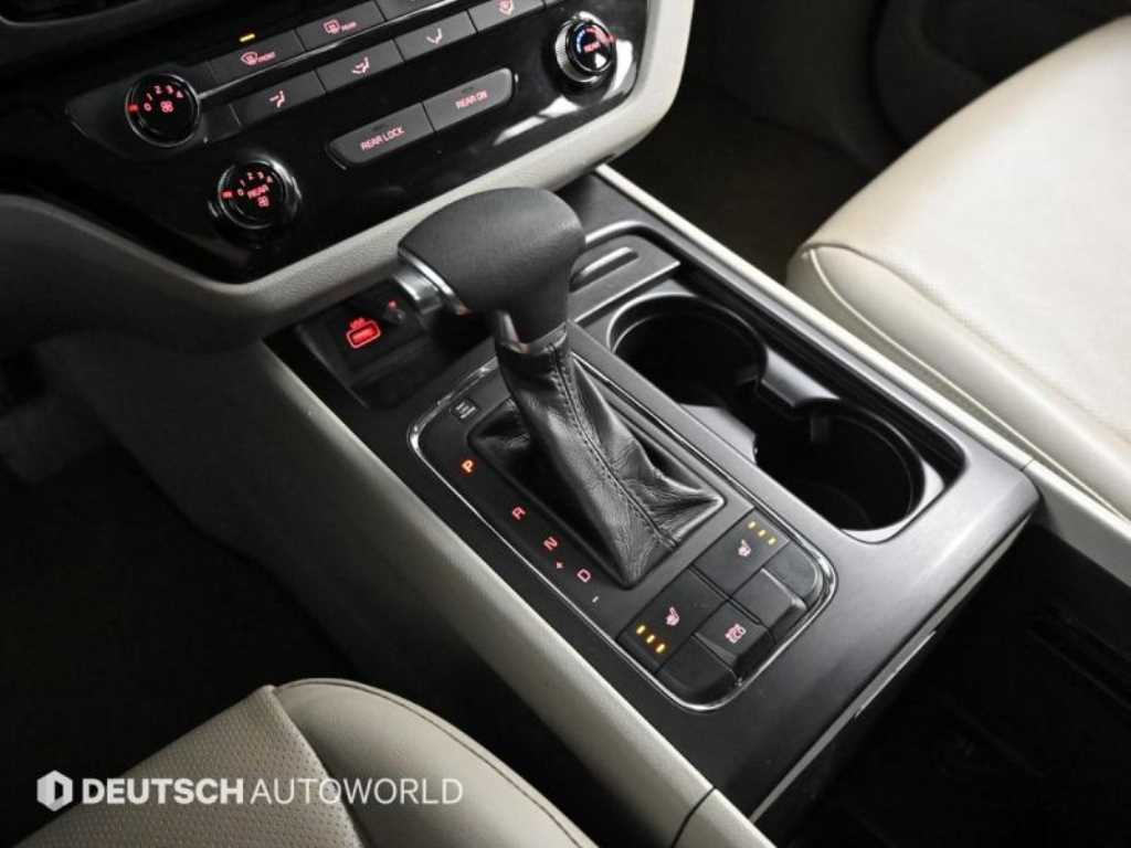 KIA Carnival - Vista 9